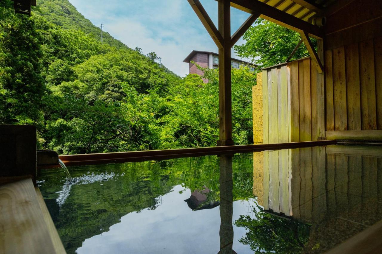 Yamanakaonsen Ohanami Kyubei Kaga  Εξωτερικό φωτογραφία