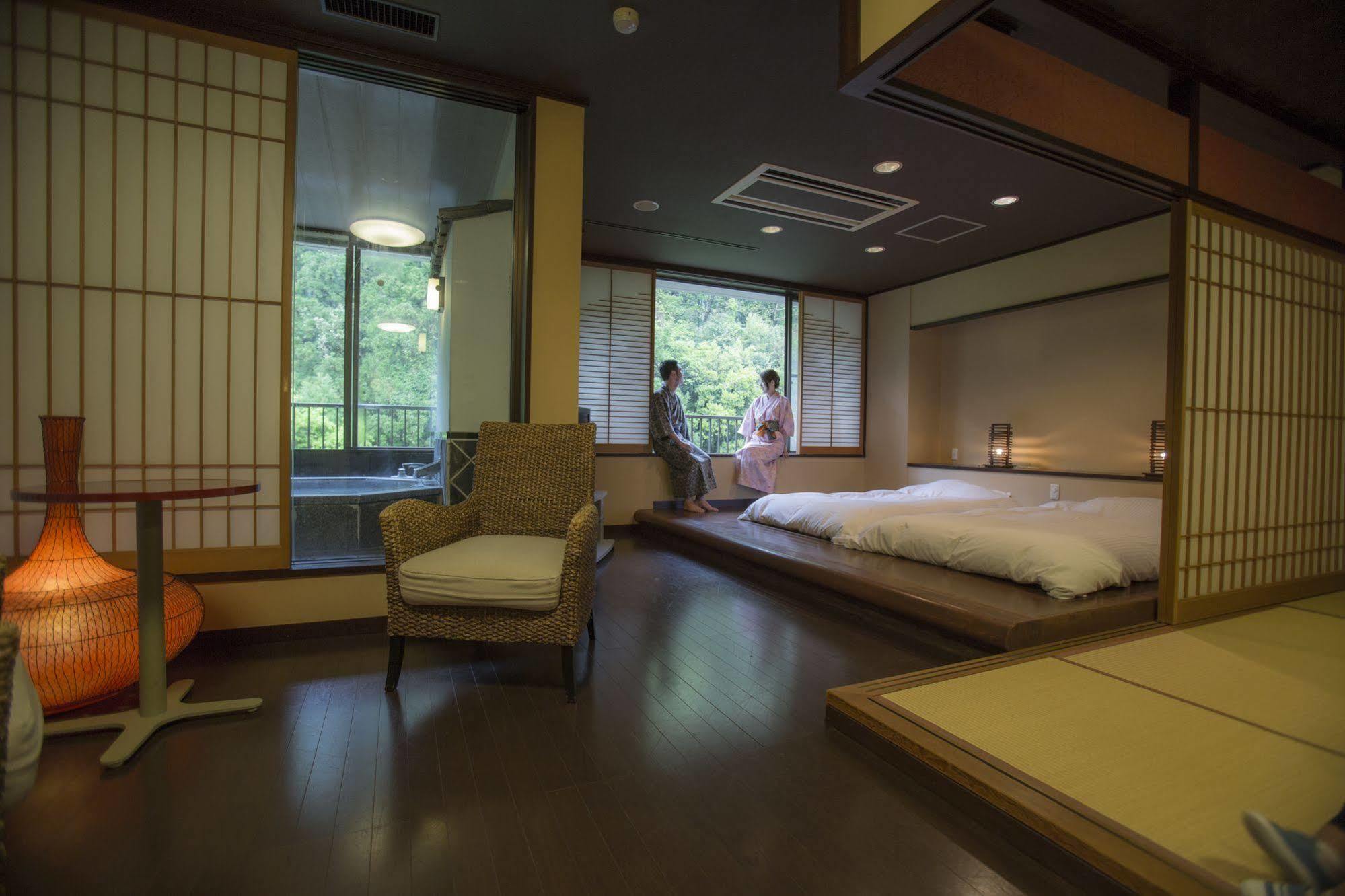 Yamanakaonsen Ohanami Kyubei Kaga  Εξωτερικό φωτογραφία